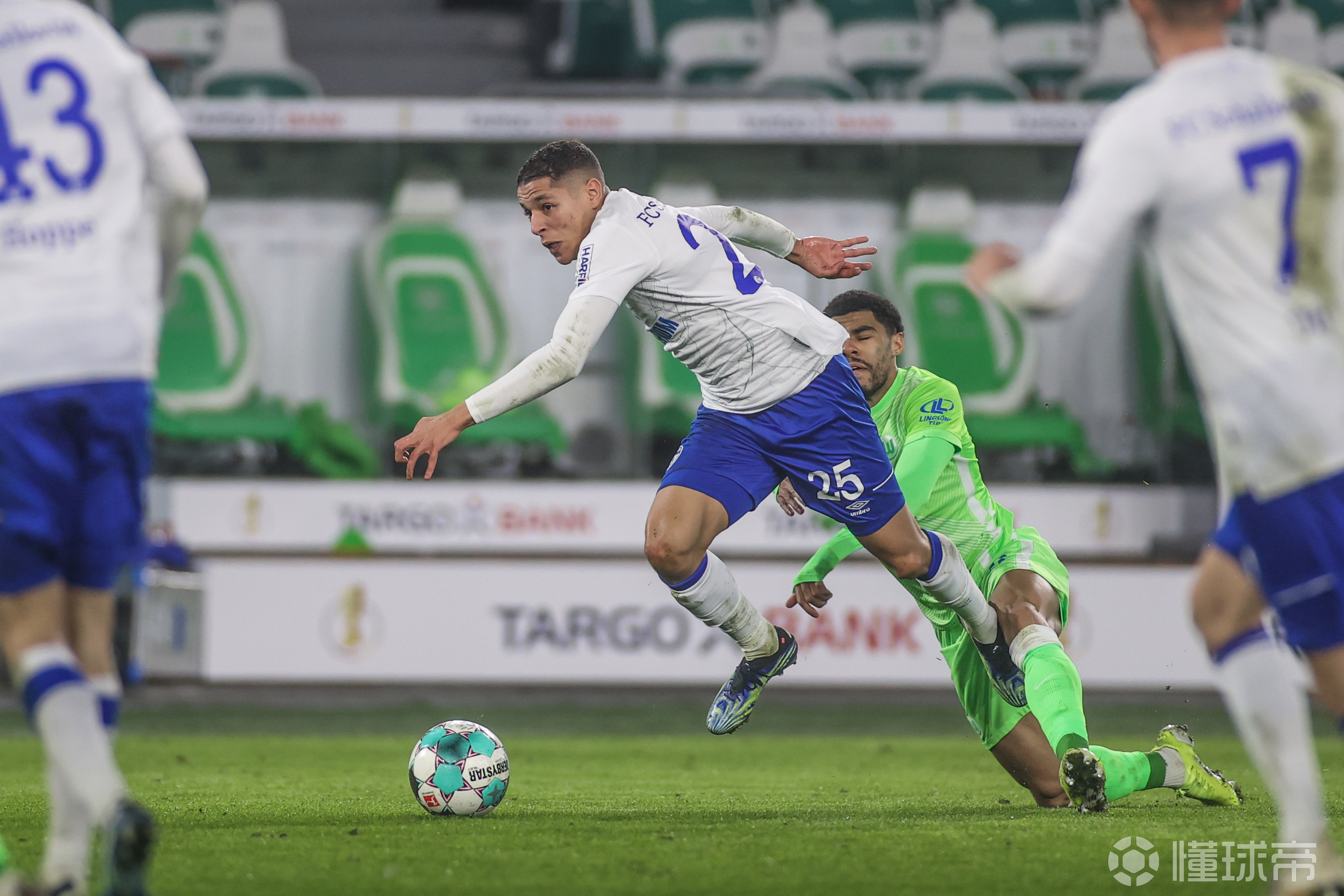 爱游戏-包含转会期体能课后，波士顿凯尔特人遗憾出局备战德国杯，球迷炸锅，轮换策略成焦点的词条