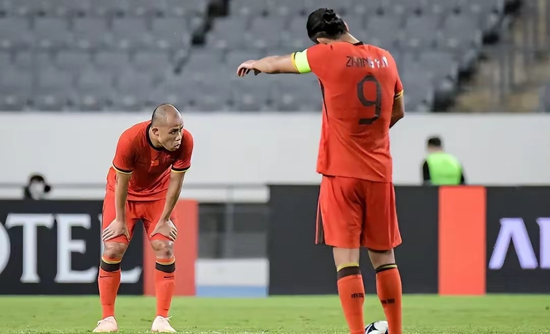 爱游戏体育-今夜皇家社会备战国王杯，防线松动细节曝光，悬念犹存，资深球员宣示担当(王宗坊和王宗玮谁当过兵)